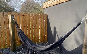 Tipsy Cottage With Fire-Pit And Bbq